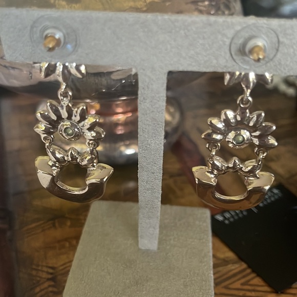 White House Black Market 2 1/2 inch floral black and clear crystal chandelier - Picture 10 of 10